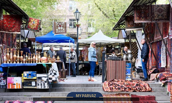 بازار ورنیساژ